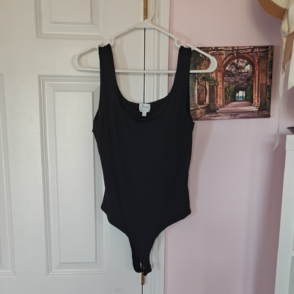 Francesca's Collections Black Scoop Neck Bodysuit